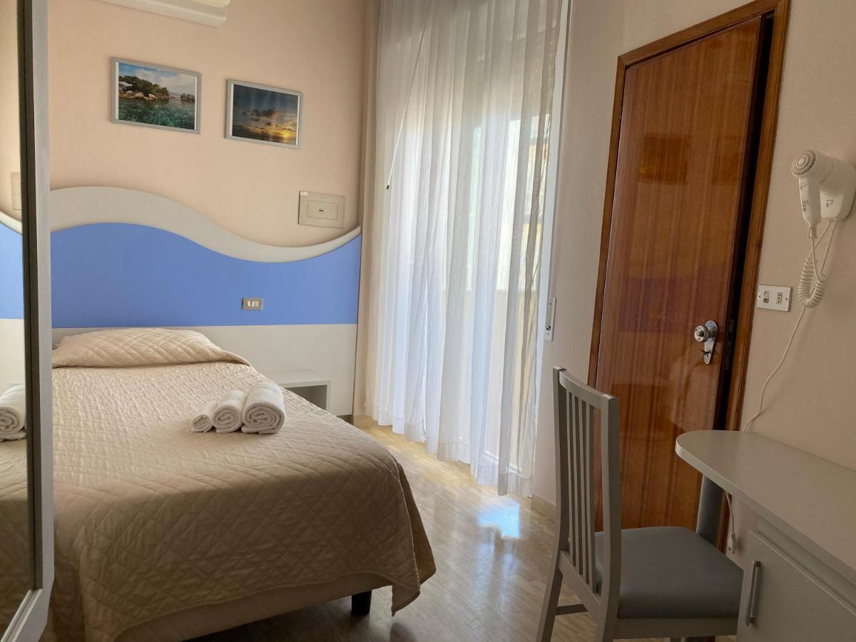 Hotel Moderno Cervia Exterior foto