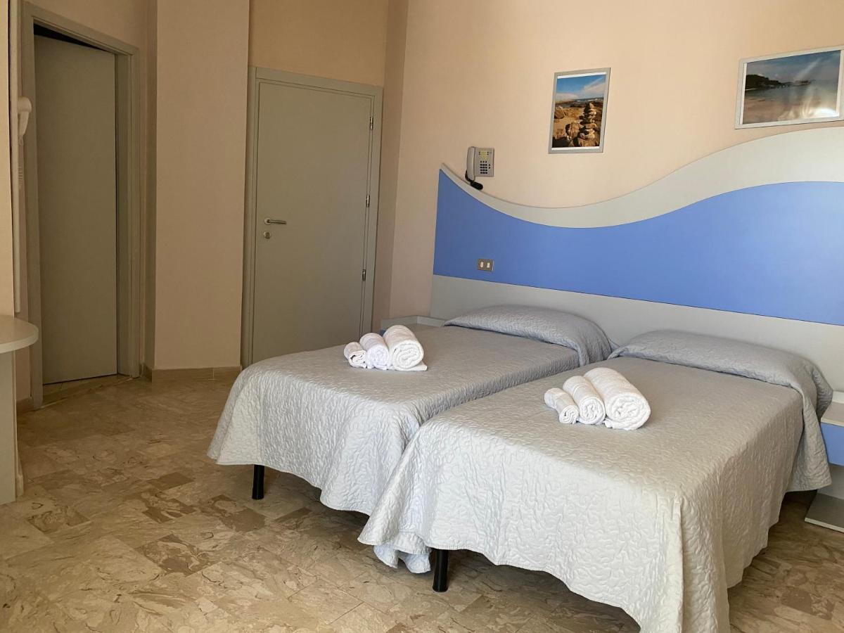 Hotel Moderno Cervia Exterior foto
