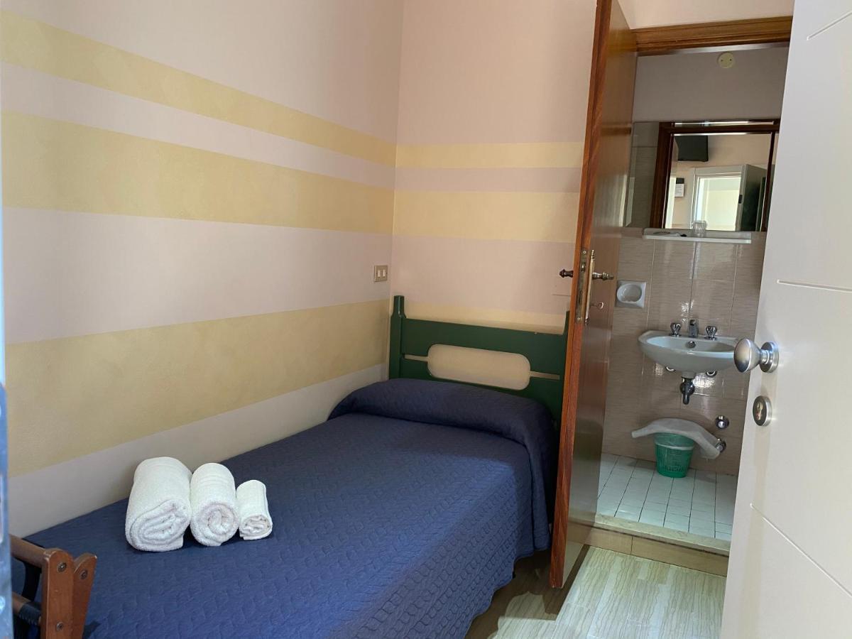 Hotel Moderno Cervia Exterior foto