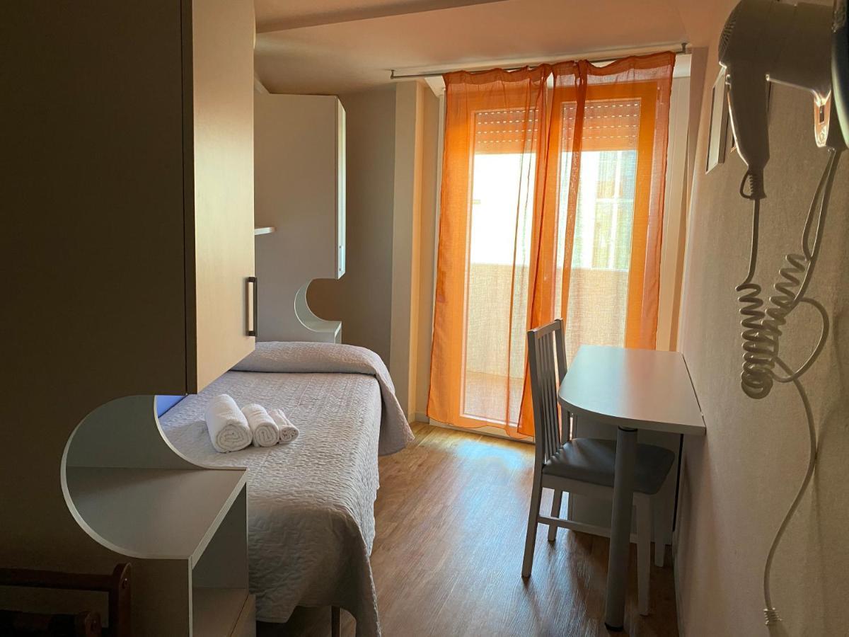 Hotel Moderno Cervia Exterior foto