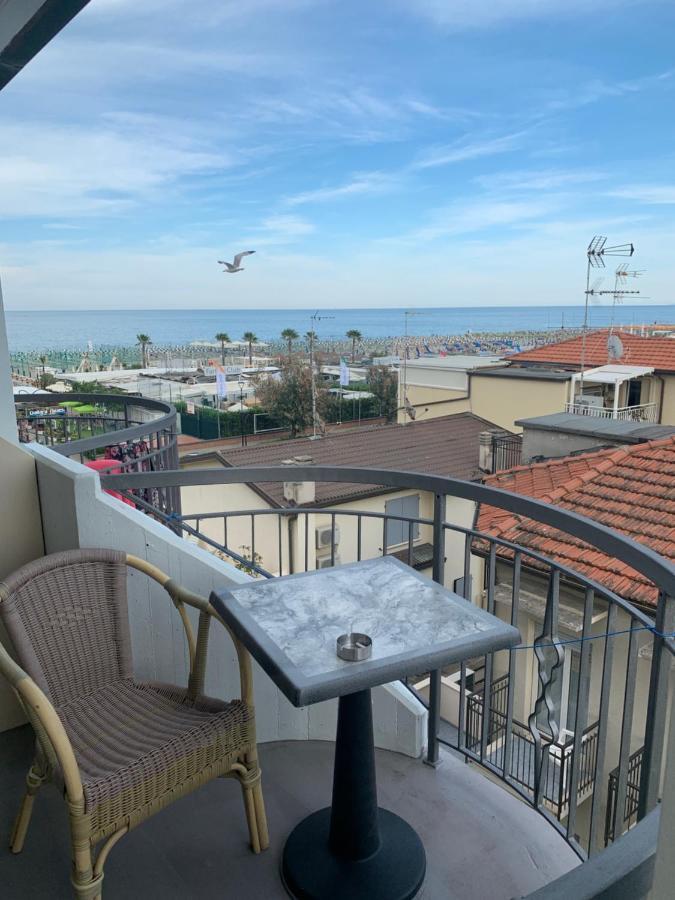 Hotel Moderno Cervia Exterior foto