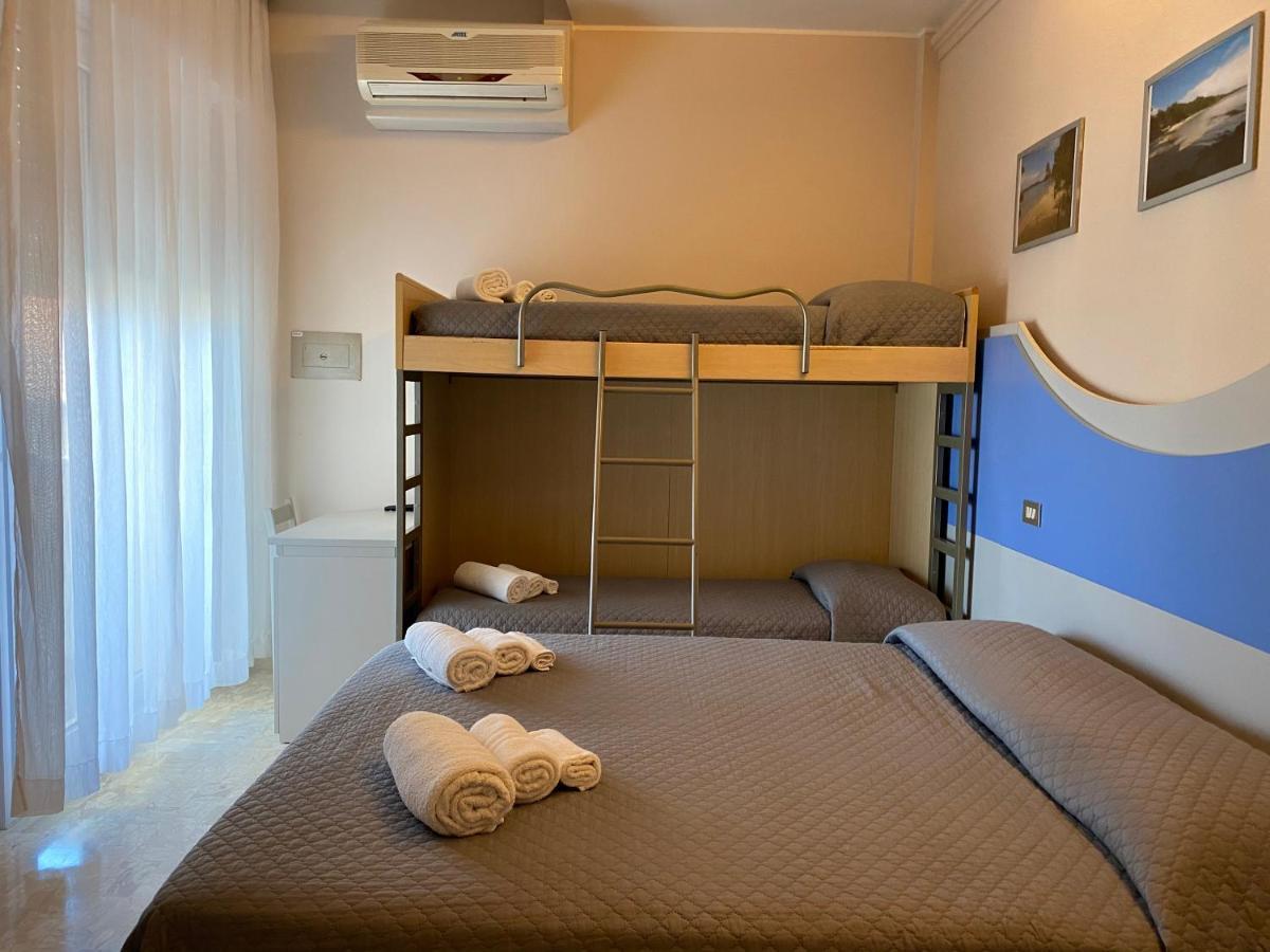 Hotel Moderno Cervia Exterior foto