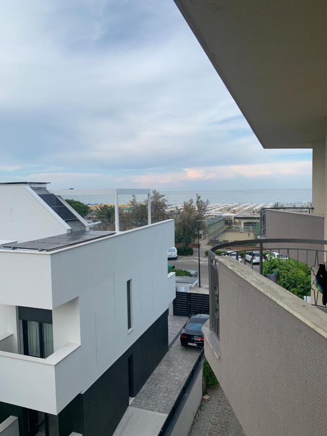 Hotel Moderno Cervia Exterior foto