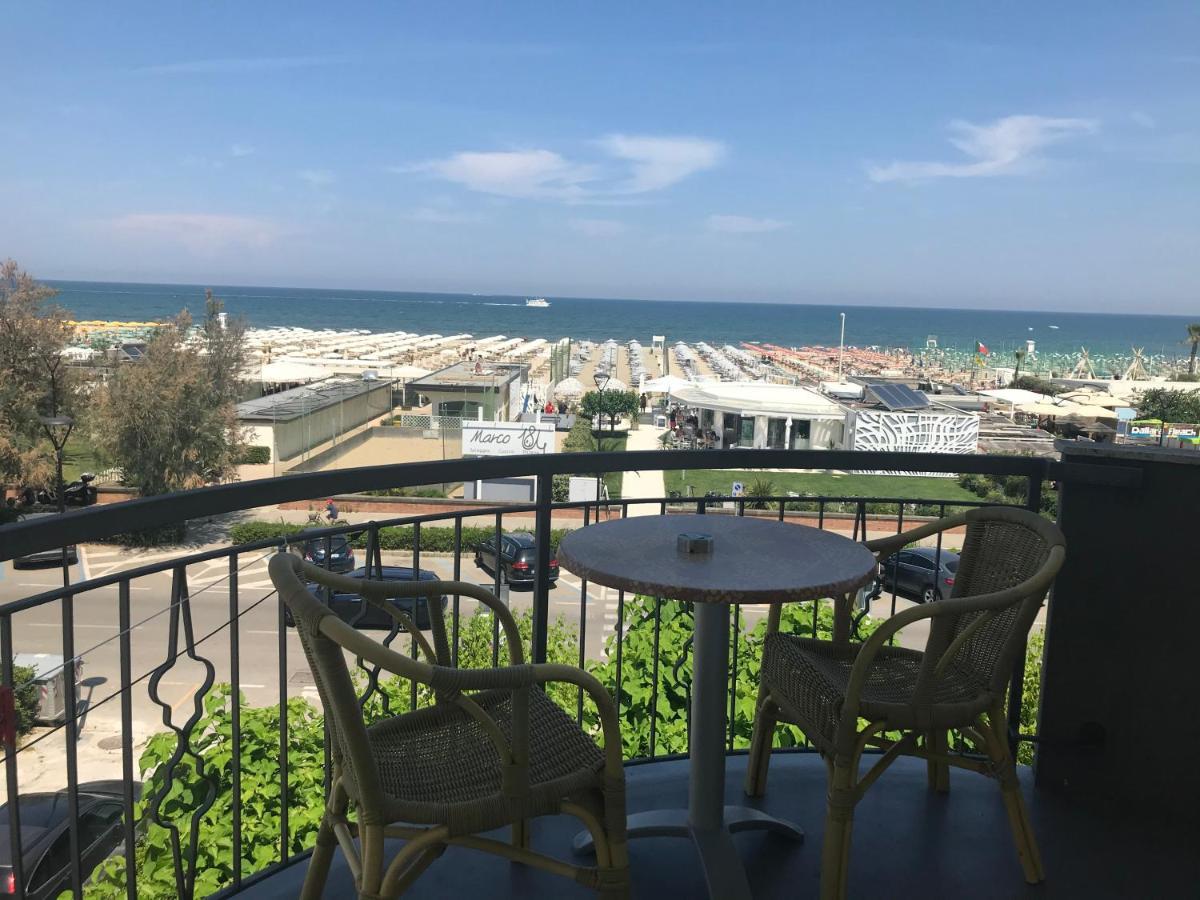 Hotel Moderno Cervia Exterior foto
