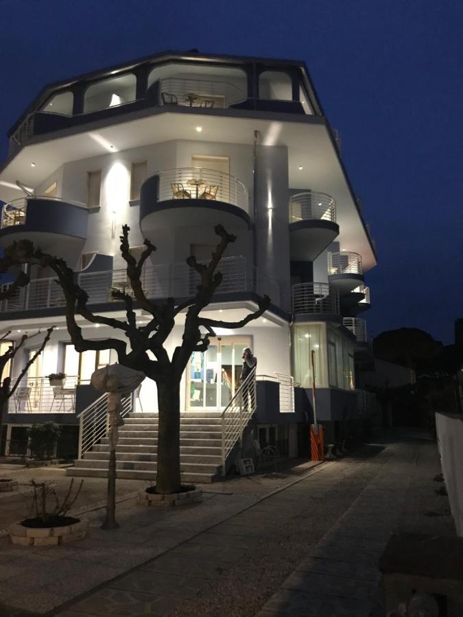 Hotel Moderno Cervia Exterior foto