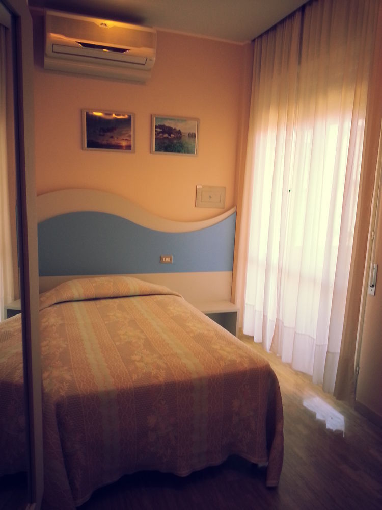 Hotel Moderno Cervia Exterior foto