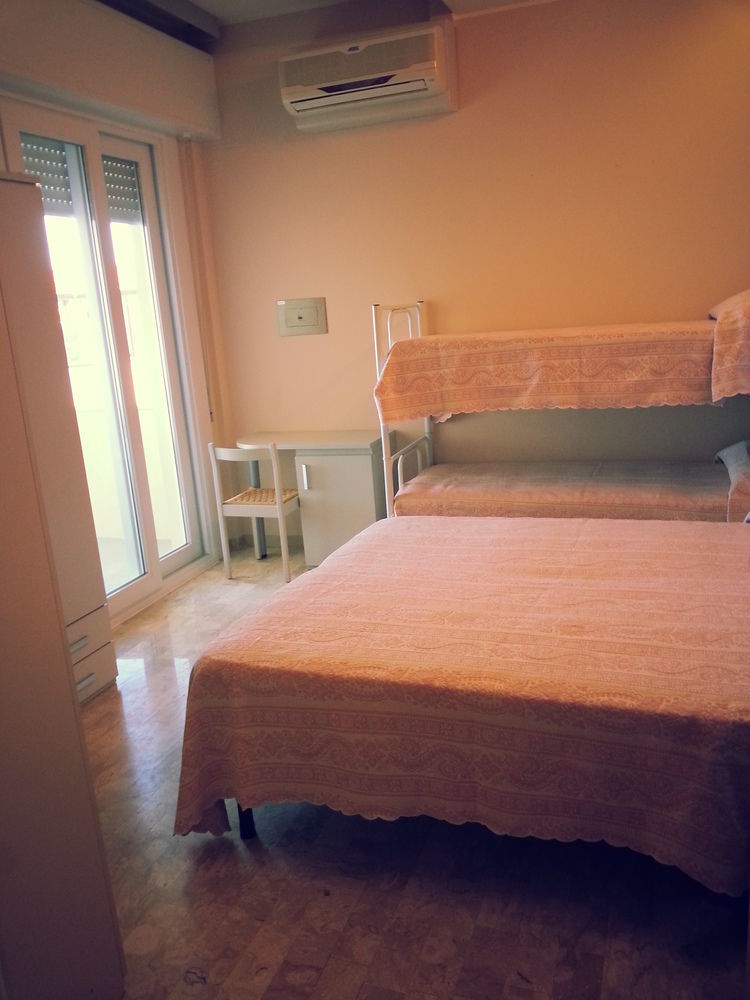 Hotel Moderno Cervia Exterior foto