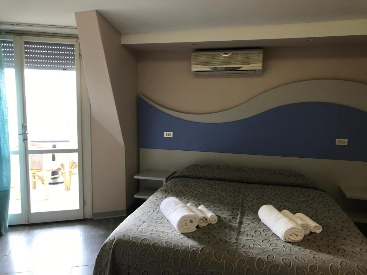 Hotel Moderno Cervia Exterior foto